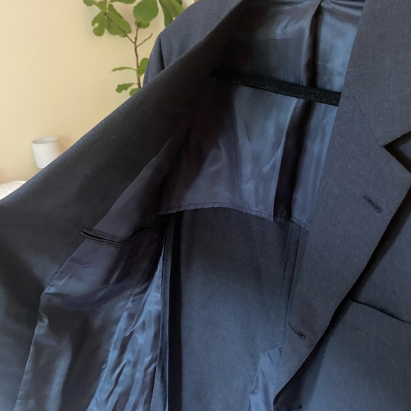 Brooks Brother’s Two Piece Suit - Dark Gray 100% Wool. - Picture 2 of 11